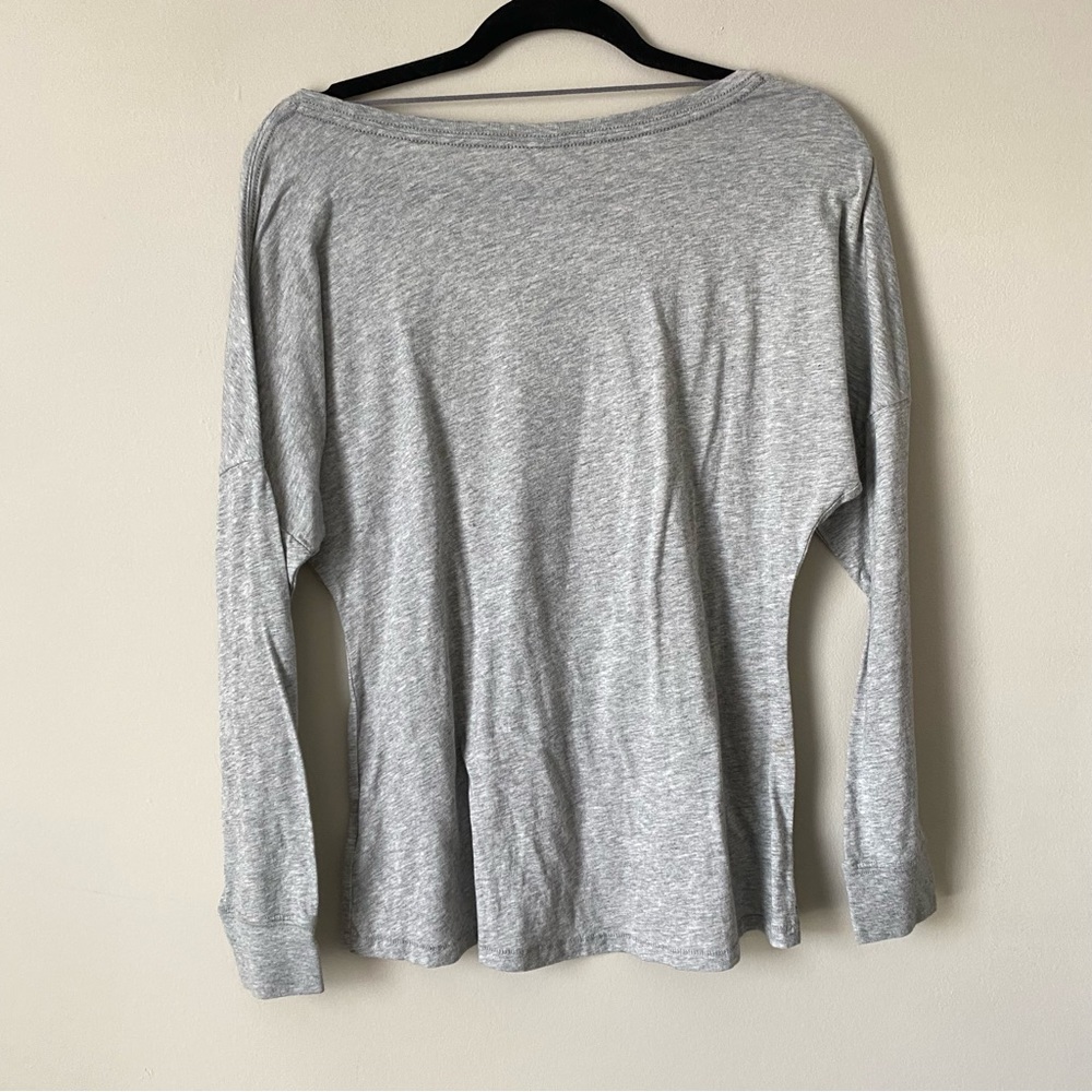 Nike T Shirt Women's M Long Sleeve Gray Regular Fit Boat Neck Polyester Blend - Picture 6 of 9